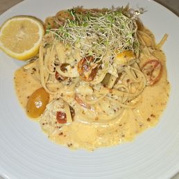 Blue Crab lemon butter linguine