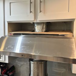 Manny's Appliances - My fan fell down after a year. Nice job Manny's!