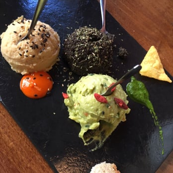 Cruzes Credo - Trio of dips - Vegan Near Me - Lisbon, 11