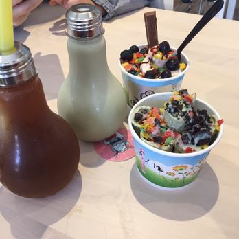 Class 520 - Lightbulb teas and rolled ice cream. Got to choose three toppings per ice cream! - Ice Cream & Frozen Yogurt Near Me - Rockville, Maryland Class 520 - Lightbulb teas and rolled ice cream. Got to choose three toppings per ice cream! - Ice Cream & Frozen Yogurt Near Me - Rockville, Maryland