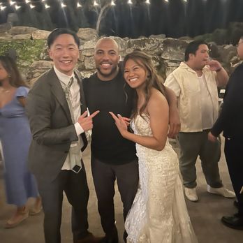 Bilo Events - Bride & groom with the DJ Ben - DJs Near Me Bilo Events - Bride & groom with the DJ Ben - DJs Near Me