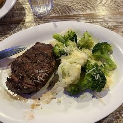 Maverick's Steak and Cocktails - The Maverick Steak with fresh vegetables!!
