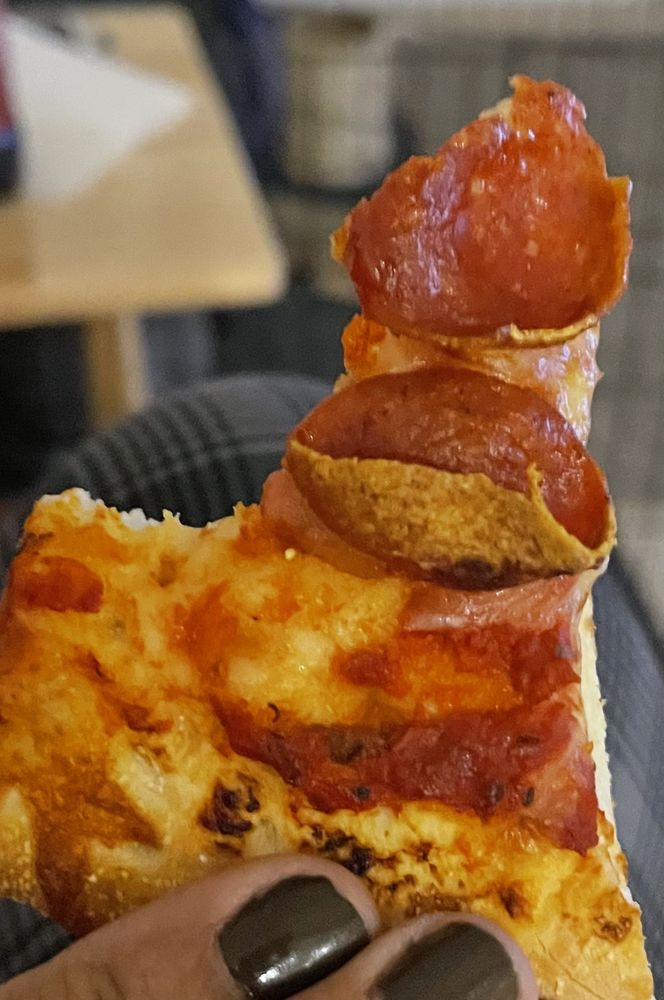 PIZZA GUYS Updated October 2024 36 Photos & 71 Reviews 520 E