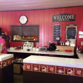 Shady Oaks Restaurant - Small diner type experience with a sweet waitress... - American Near Me - Broken Bow, Oklahoma