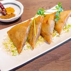 Aung Burma - Samosas