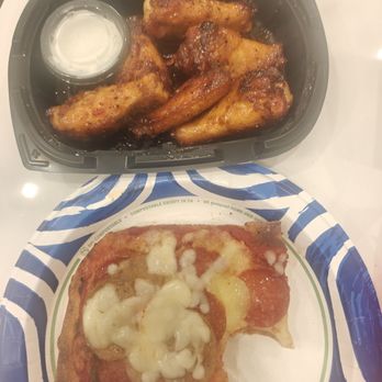 Wiseguy Pizza - Delicious chicken wings and stale disgusting slice of pizza - Pizza Near Me - Fort Lauderdale, Florida Wiseguy Pizza - Delicious chicken wings and stale disgusting slice of pizza - Pizza Near Me - Fort Lauderdale, Florida