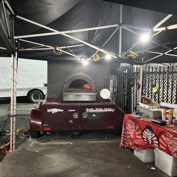Pablito's Pizza - Their wood fire oven - Food Trucks Near Me - North Hollywood, California Pablito's Pizza - Their wood fire oven - Food Trucks Near Me - North Hollywood, California