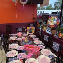 Los Gordos Rosticeria - Alma, the owner, accommodated us for a small birthday gathering. What a delight. Food was delicious!!! HAPPY BIRTHDAY SAPANA!!!!