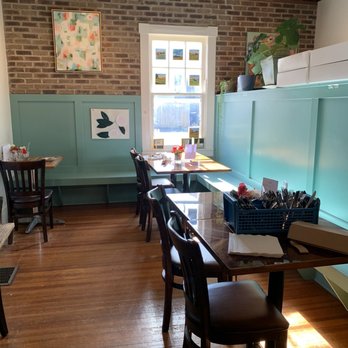 Cameo Cakery and Cafe - Bakeries Near Me - Richmond, Virginia