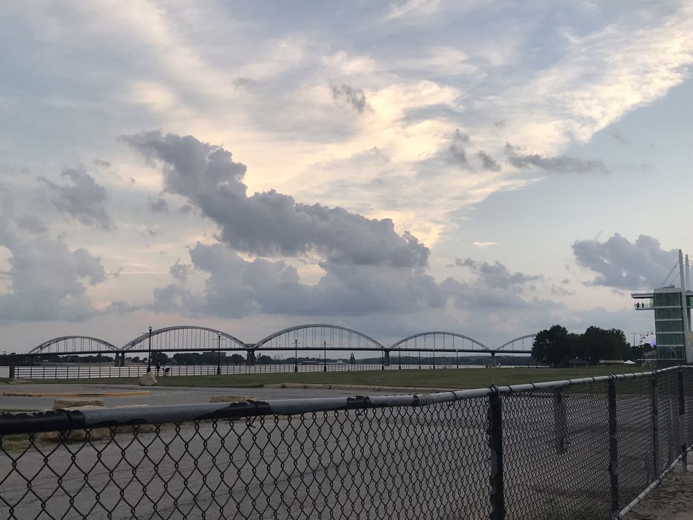 DAVENPORT SKYBRIDGE Updated October 2024 24 Photos W River Dr