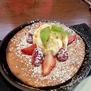 Paul Martin's American Grill - Warm Butter Cake - Seafood Near Me - Austin, Texas Paul Martin's American Grill - Warm Butter Cake - Seafood Near Me - Austin, Texas