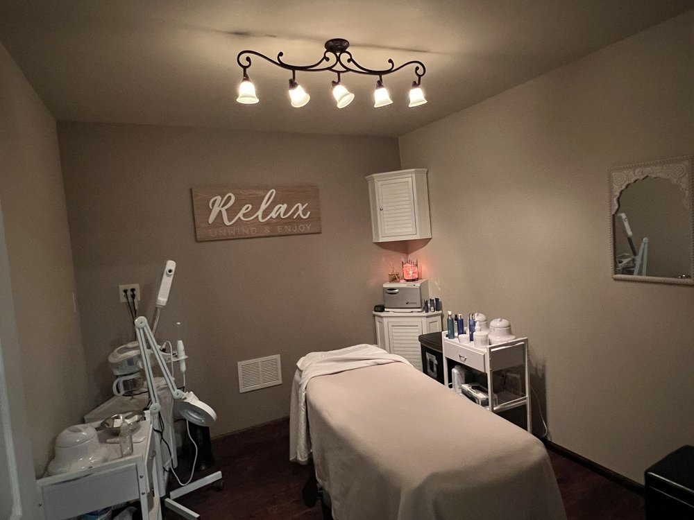 Beauty on Broadway Day Spa Logo