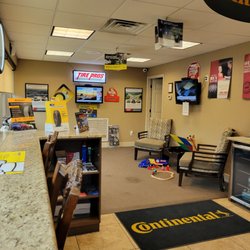Big Tires & More Tire Pros - Lobby