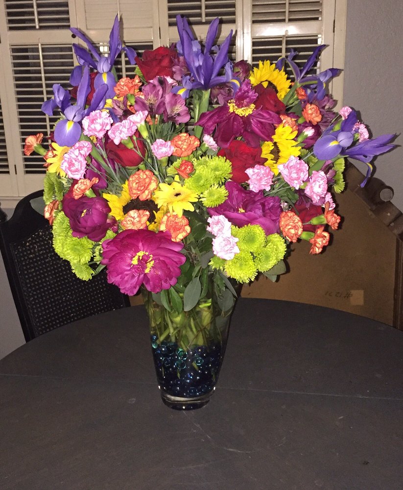 FLOWERS ETC Updated June 2024 19 Photos & 25 Reviews 222 N
