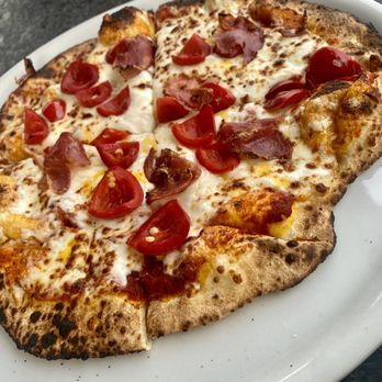 Sokol Blosser Winery - Fresh wood burning oven pepperoni and peppers pizza! - Wineries Near Me - Dayton, Oregon Sokol Blosser Winery - Fresh wood burning oven pepperoni and peppers pizza! - Wineries Near Me - Dayton, Oregon