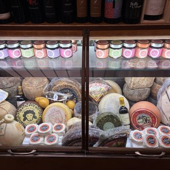Taverna Trilussa - Fresh meats charcuterie - Roman Near Me - Rome, RM