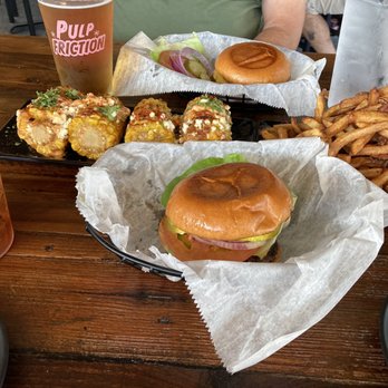 Food + Beer - Burger Monday $3, side of reg fries $4 - Sports Bars Near Me - Bradenton, Florida