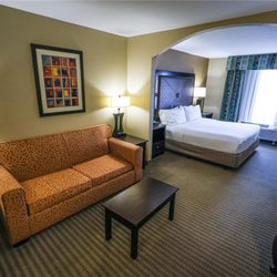 Holiday Inn Express & Suites Lexington - SureStay by Best Western Lexington