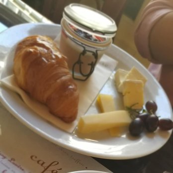 Café Louvre - Cafes Near Me - Prague, Puerto Rico