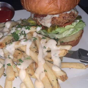 Cascadia Public House - Chicken sandwiches , Mac n cheese - Gastropubs Near Me - Spokane, Washington