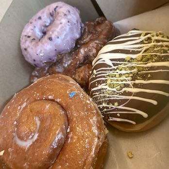 Friendly Donuts - Vegan Apple Fritters, Blueberry Cake, Cinnamon Rolls. Dubai Chocolate Donut! ( ^_^)b - Donuts Near Me - Orange, California