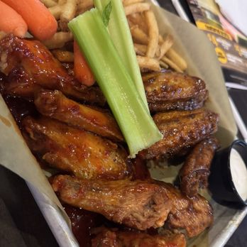 Buffalo Wild Wings - Caribbean Jerk/ Asian Zing - Chicken Wings Near Me - Los Angeles, California