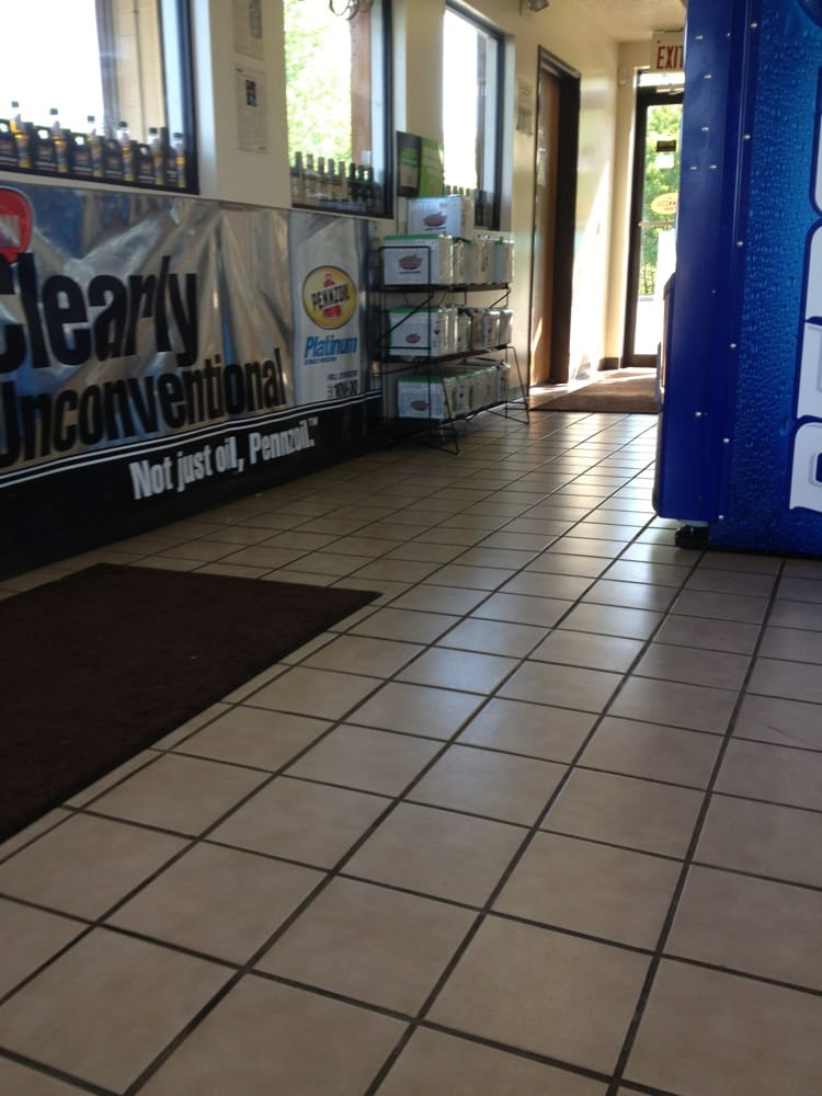 FASLUBE 10 MINUTE OIL CHANGE FILTER & LUBE 6020 E Livingston Ave