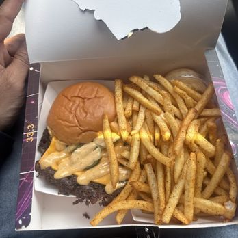 Burger 3000 - Burgers Near Me - Chatsworth, California