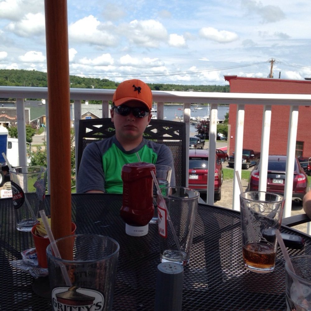 Dockside Family Restaurant - Seafood Near Me - Belfast, Maine