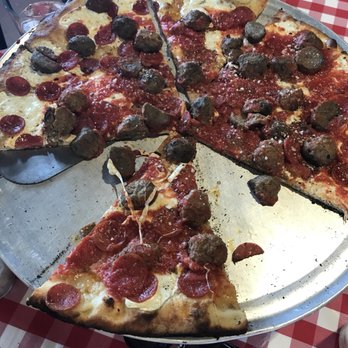 Grimaldi's Pizzeria - Pizza Near Me - Irving, Texas Grimaldi's Pizzeria - Pizza Near Me - Irving, Texas