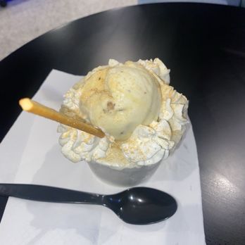 Charming Ice Bar - Banana snowflake  ice - Ice Cream & Frozen Yogurt Near Me - Thousand Oaks, California