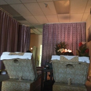 Elite Foot Spa - The chairs for a foote massage. - Day Spas Near Me - Montebello, California