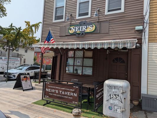 Neir's Tavern by null