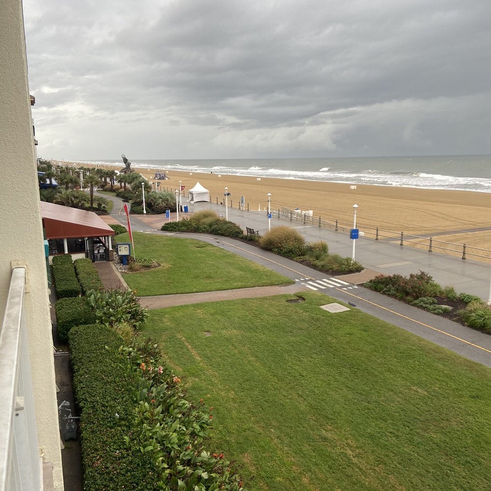 Oceanfront Inn - Hotels Near Me - Virginia Beach, Virginia
