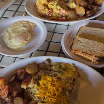 Montclair Egg Shop - Salmon scramble, build your own omelette, over medium eggs, potatoes, toast - Breakfast & Brunch Near Me - Oakland, California