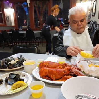 Gilbert's Chowder House - Dig in - Seafood Near Me - Portland, Maine