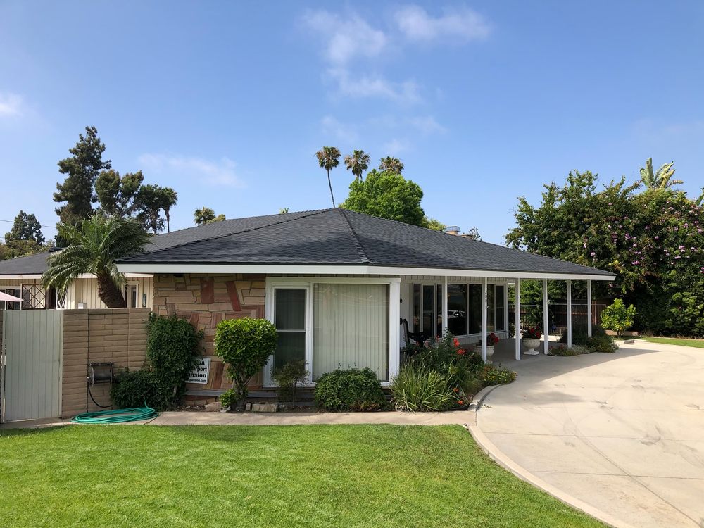 Slide of Luis Mendoza Roofing