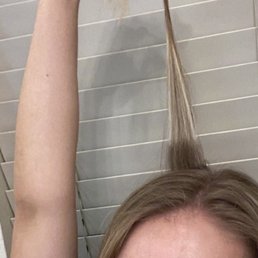 Less than a month after I got my "balayage". There is no blending, and it just looks so bad. Less than a month after I got my "balayage". There is no blending, and it just looks so bad.