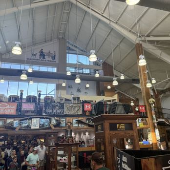 Smoky Mountain Knife Works - Floors and floors of knives - Outdoor Gear Near Me - Sevierville, Tennessee Smoky Mountain Knife Works - Floors and floors of knives - Outdoor Gear Near Me - Sevierville, Tennessee