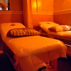 Couple's room with 2 massage bed