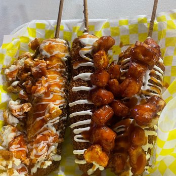 Crispy Streets - Boom Buffalo Chicken and Fried Guavita - Food Trucks Near Me - Miami, Florida