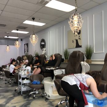 Diamond Nails & Spa - Interior - Nail Salons Near Me - Brentwood, California Diamond Nails & Spa - Interior - Nail Salons Near Me - Brentwood, California