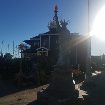 Quinn's Lighthouse - Seafood Near Me - Oakland, California Quinn's Lighthouse - Seafood Near Me - Oakland, California