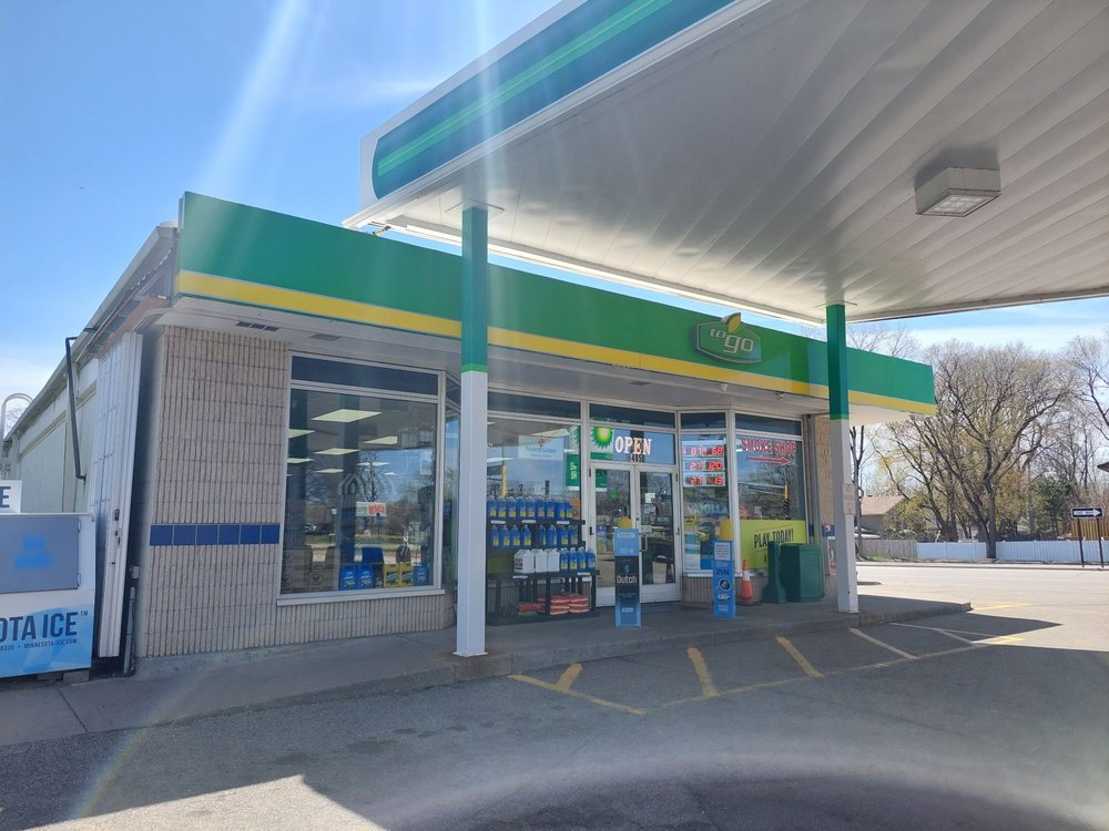 BP - Updated March 2025 - 6485 E River Rd, Minneapolis, Minnesota - Gas ...