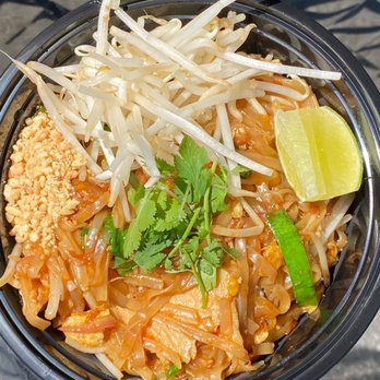 What The Truck - Pad Thai Chicken - Food Trucks Near Me - Los Angeles, California What The Truck - Pad Thai Chicken - Food Trucks Near Me - Los Angeles, California