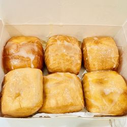 Jiu Ji Dessert - Golden Buns w/ Condensed Milk