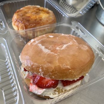 Cruel Donuts - Strawberry short cake and crème brûlée donut - Donuts Near Me - San Mateo, California Cruel Donuts - Strawberry short cake and crème brûlée donut - Donuts Near Me - San Mateo, California