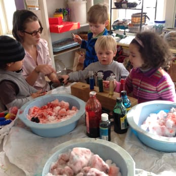 Children's House Preschool - Learning color mixing with snow and food dye - Preschools Near Me - Boulder, Colorado Children's House Preschool - Learning color mixing with snow and food dye - Preschools Near Me - Boulder, Colorado