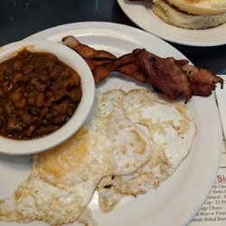 Christine's Restaurant - Christine's special 6,25$ + bagel / extra 0,50¢