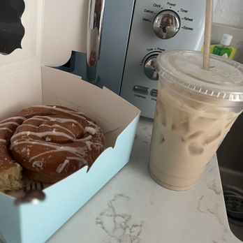 Banyan Breeze - A cinnamon roll pastry and a iced chai with oat milk and vanilla syrup - Coffee & Tea Near Me - North Redington Beach, Florida Banyan Breeze - A cinnamon roll pastry and a iced chai with oat milk and vanilla syrup - Coffee & Tea Near Me - North Redington Beach, Florida